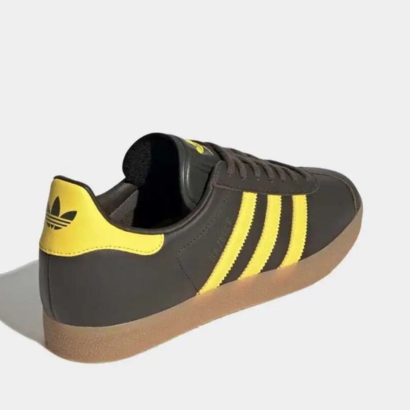 adidas Gazelle Shadow Olive Gum Sole - Picture 4 of 11